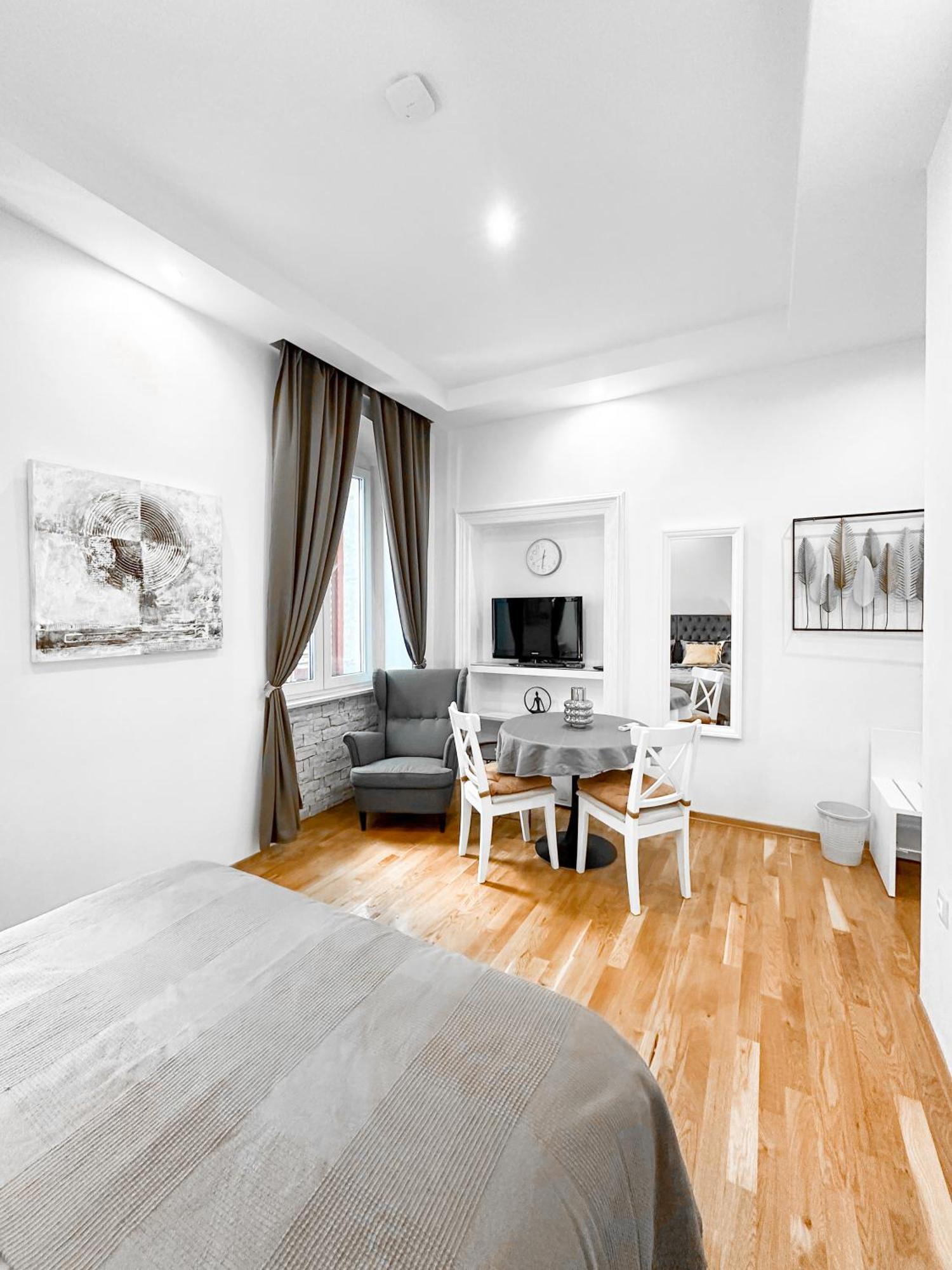 City Center Lodge Пула Екстер'єр фото
